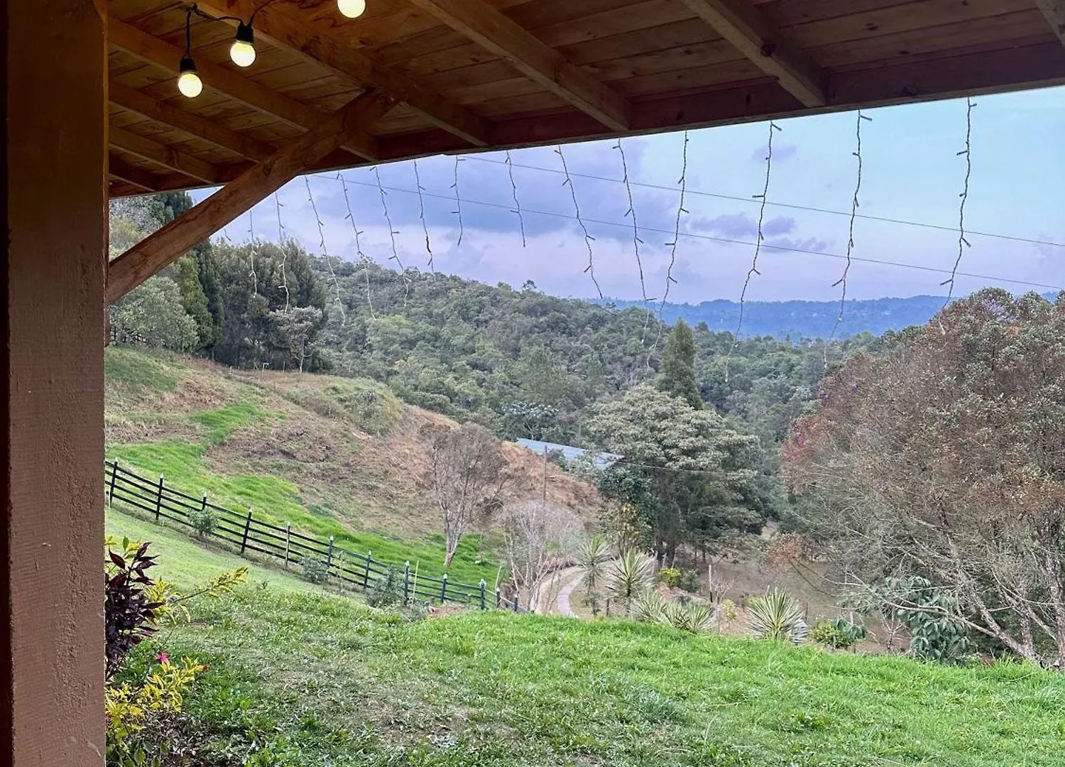 Santaelena Cielo - Retiro Natural Cerca Al Parque Arvi Wi-Fi Starlink Medellin Colombia